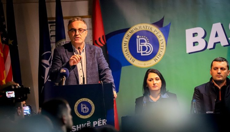 “Nuk dua të vdes pa e votuar edhe njëherë Ali Ahmetin”, nënkryetari BDI-së, Bajram Rexhepi zbulon bisedën me plakun nga malësia