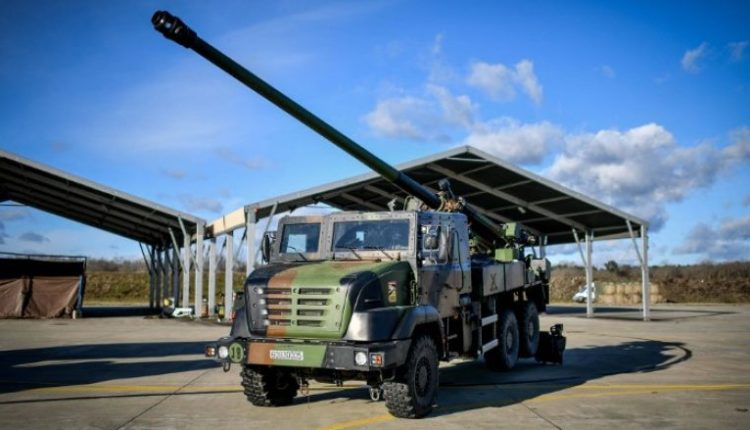 Franca do të dërgojë edhe 12 “Howitzers” në Ukrainë