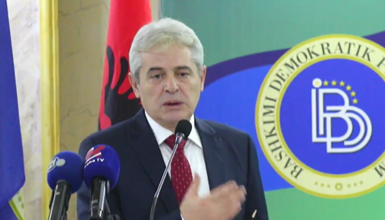 Ali Ahmeti: Mjaft më me akuza për vjedhje e korrupsion, le të bëhet vetingu!