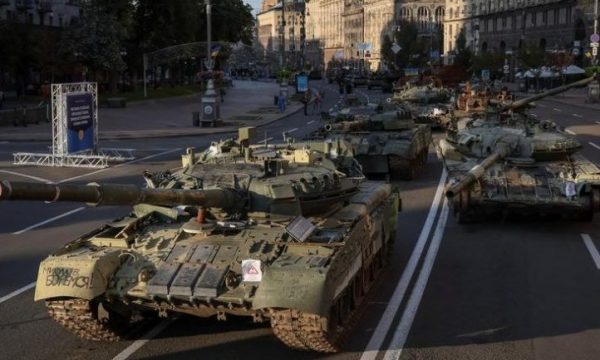 Ministri italian i Mbrojtjes paralajmëron Luftën e Tretë Botërore: Do fillojë nëse tanket ruse hyjnë në Kyiv