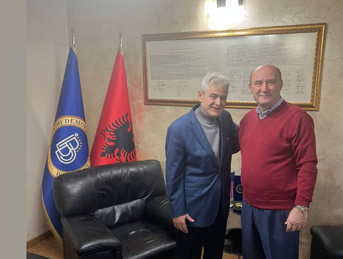 Ali Ahmeti takon ambasadorin e kombit, Bruno Ceka: Mërgata është pjesë e pandarë e sukseseve dhe sfidave tona Ali Ahmeti takon ambasadorin e kombit, Bruno Ceka: Mërgata është pjesë e pandarë e sukseseve dhe sfidave tona