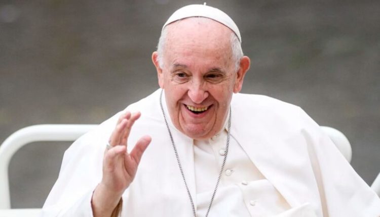 Vatikani: Papa Françesku do të largohet nga spitali të shtunën