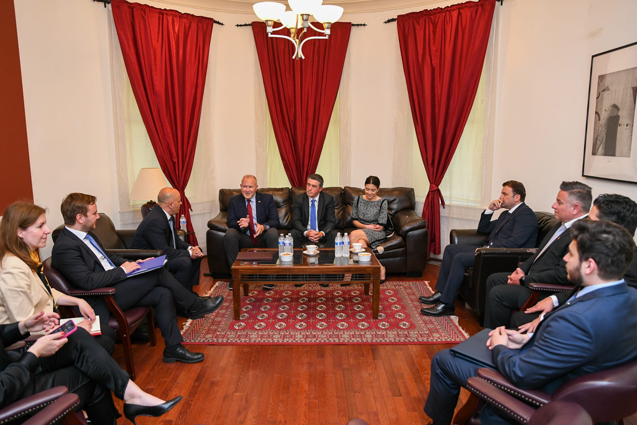 Kovaçevski në takim me DBM-në: Diaspora kontribuon në mënyrë aktive për zhvillimin dhe promovimin e atdheut