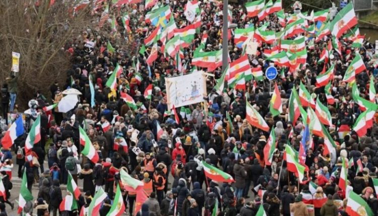 Irani mbron vendimet për ekzekutim të protestuesve
