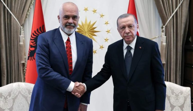 Edi Rama uron presidentin Erdogan për fitoren