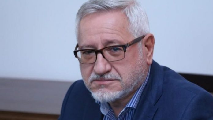 Dimitrov: Maqedonia e Veriut duhet të kuptojë vendin e rëndësishëm të komisionit për histori për anëtarësimin në BE