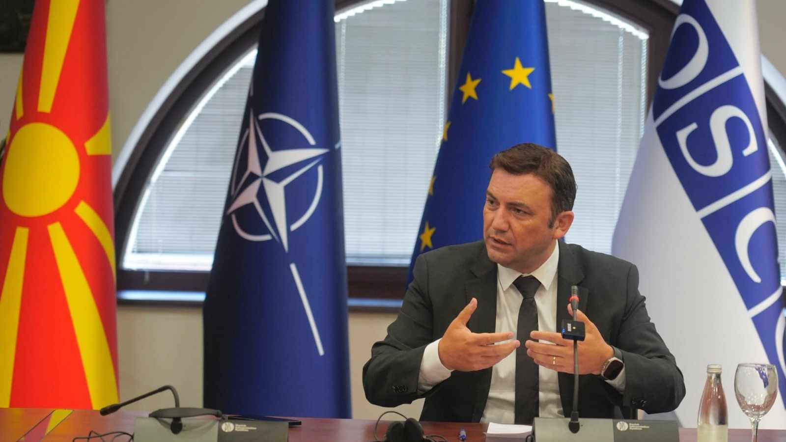 Osmani: Nuk po bashkohet opozita, por përçahen shqiptarët. Ja nga kush Osmani: Nuk po bashkohet opozita, por përçahen shqiptarët. Ja nga kush