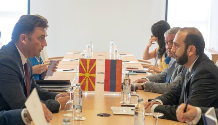 Osmani realizoi takim me Ministrin e Punëve të Jashtme të Armenisë, Ararat Mirzojan