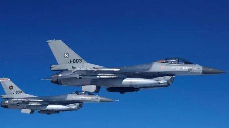 ShBA lejon transferimin e avionëve luftarakë danezë dhe holandezë F-16 në Kiev