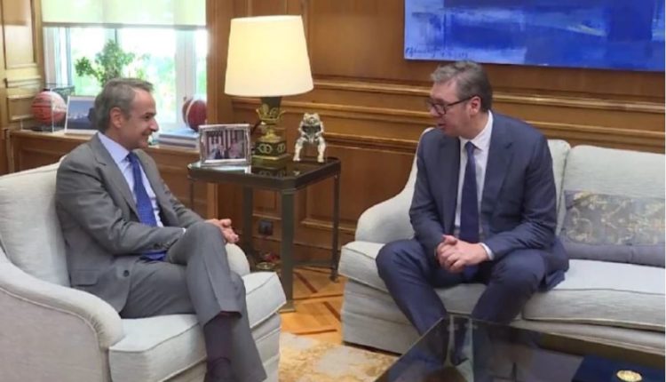 Vuçiqi pas takimit me Mitsotakis: Miqtë grekë na konfirmuan se nuk e njohin Kosovën