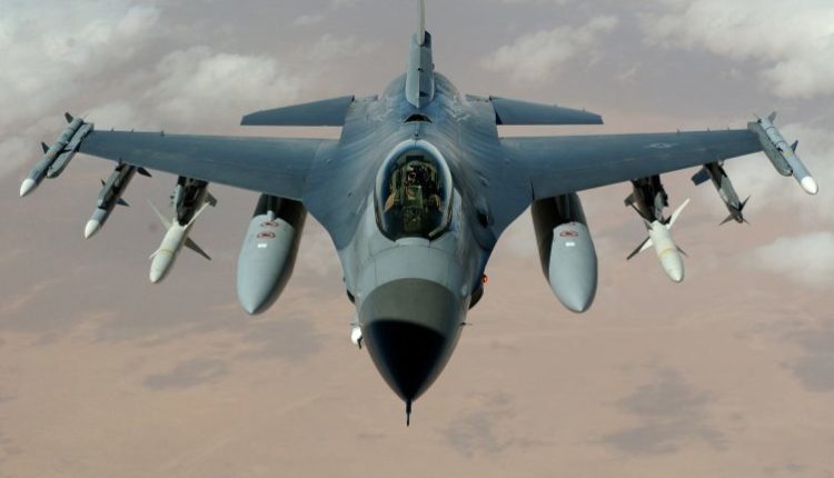 Ukrainë: SHBA do të japë shpejt lejen për avionët luftarakë