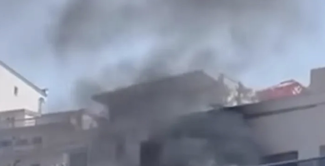 Përfshihet nga flaka një banesë në Ulqin, dyshohet se ishte me banues nga Kosova Përfshihet nga flaka një banesë në Ulqin, dyshohet se ishte me banues nga Kosova