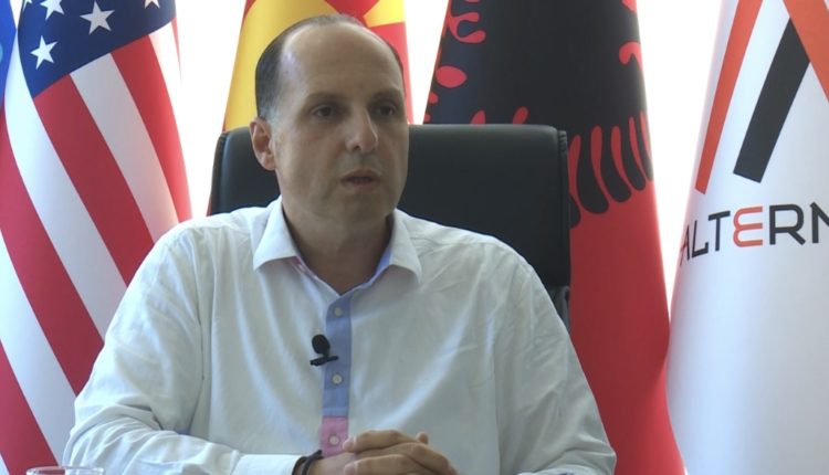 Pushteti SDSM-SORAVIA-ASH a do të arrestojnë shitësin e e hartave të Maqedonisë së Madhe
