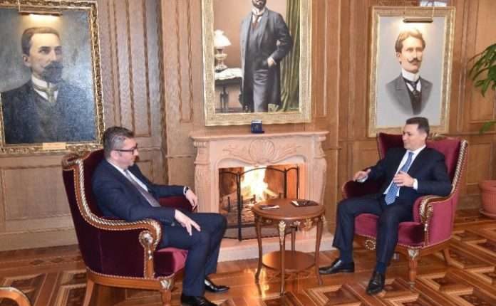 “Marrëveshje të pistë” – Mickoski: Gruevski komunikon fshehurazi me qeverinë për ta ndarë VMRO-në