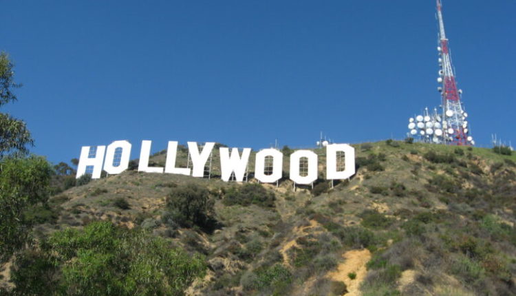 Skenaristët dhe studiot në Hollywood kanë arritur një marrëveshje në parim për t’i dhënë fund grevës