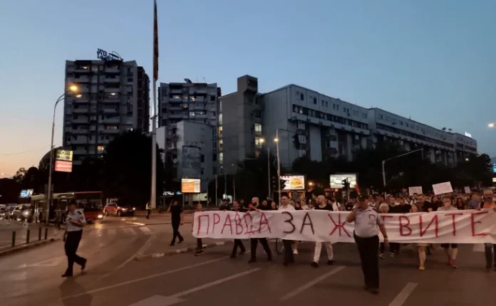 Protestë e qytetarëve para Prokurorisë për rastin e Klinikës së Onkologjisë