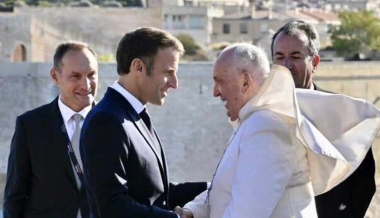 “Kush rrezikon jetën në det, nuk pushton” Papa: Europa t’i mirëpresë, jo t’i refuzojë