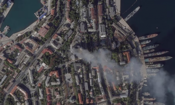 Kievi: Komandati i flotës ruse të Detit të Zi, mes 34 të vrarëve nga sulmi me raketa