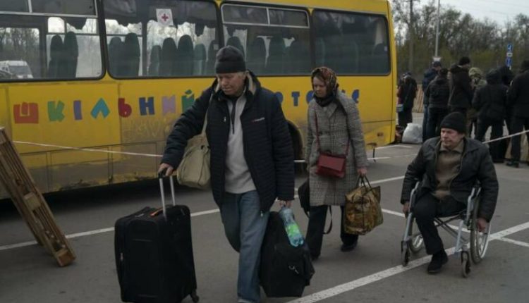 Polonia do të ndalojë hyrjen në vend të makinave të pasagjerëve me targa ruse
