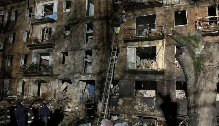 Sulm me raketa në Kremenchuk të Ukrainës, një i vrarë dhe 31 të plagosur
