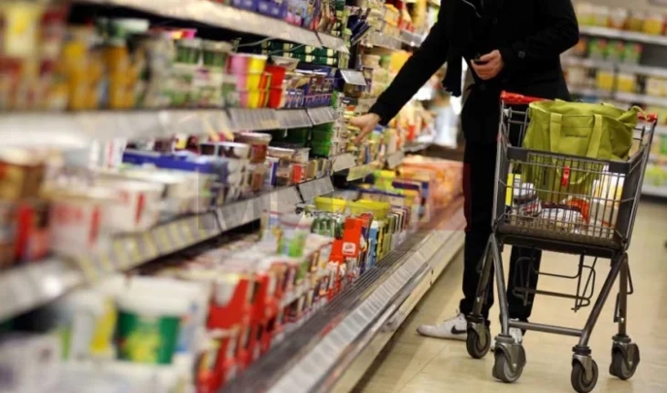 Qeveria sot pritet të merr vendim për uljen e çmimeve të rreth 50 produkteve ushqimore