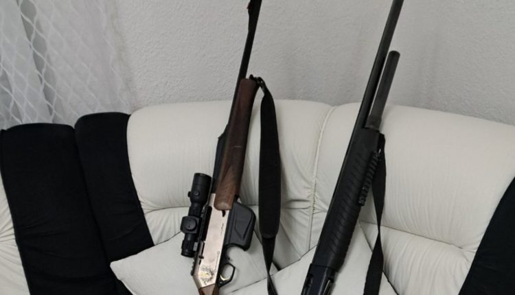 Bastisje në Koliçanin e Shkupit, janë gjetur pushkët