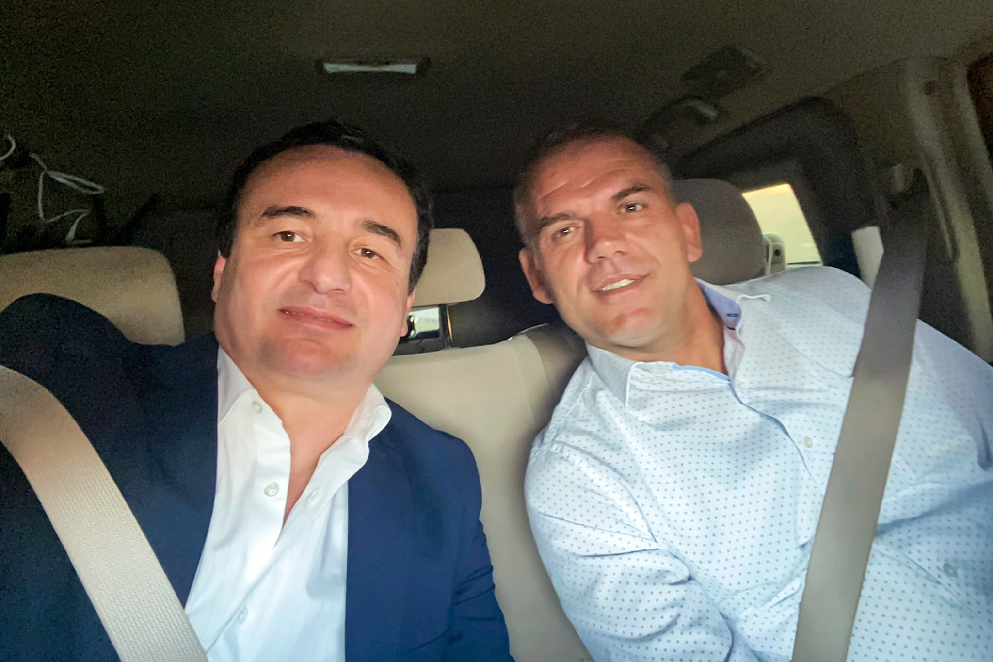 Albin Kurti dhe djali i Adem Jasharit drejt Tiranës për ndeshjen: Forca ...