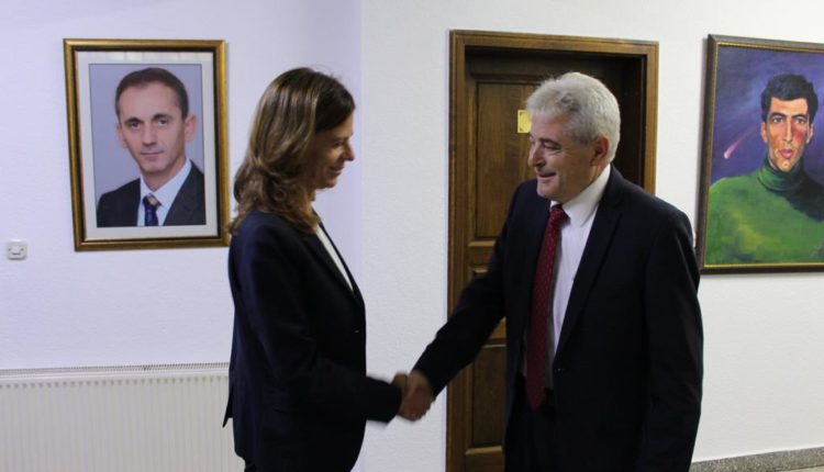 Ahmeti realizoi takim me ambasadoren zvicerane, Hulmann