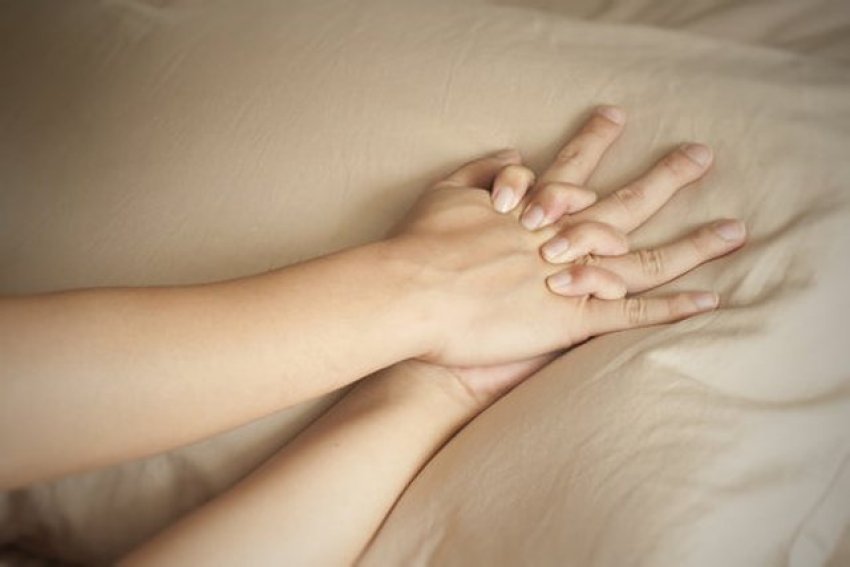 Njëri është një djalë inteligjent, tjetri është i mirë në shtrat: Cilin të zgjedh?! Njëri është një djalë inteligjent, tjetri është i mirë në shtrat: Cilin të zgjedh?!