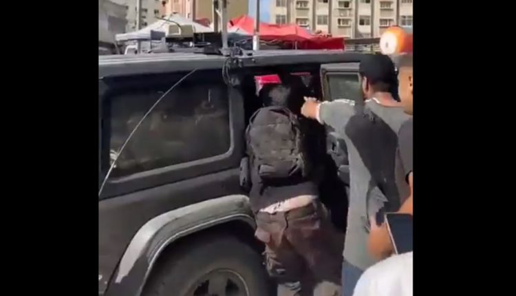 “Allahu Akbar”, merret peng një grua izraelite, pamjet bëhen virale (VIDEO)