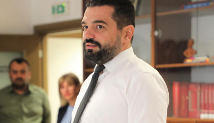 Lloga, Mickoskit: Lider që bllokon perspektivën e popullit dhe vendit të tij