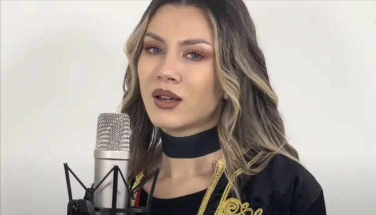 Këngëtarja rumune këndon këngën për Adem Jasharin: Zemra ime qan për vuajtjet që keni kaluar