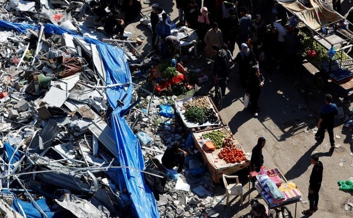 Jeta vazhdon në Gazën e shkatërruar! Qytetarët krijojnë treg mes rrënojave të luftës