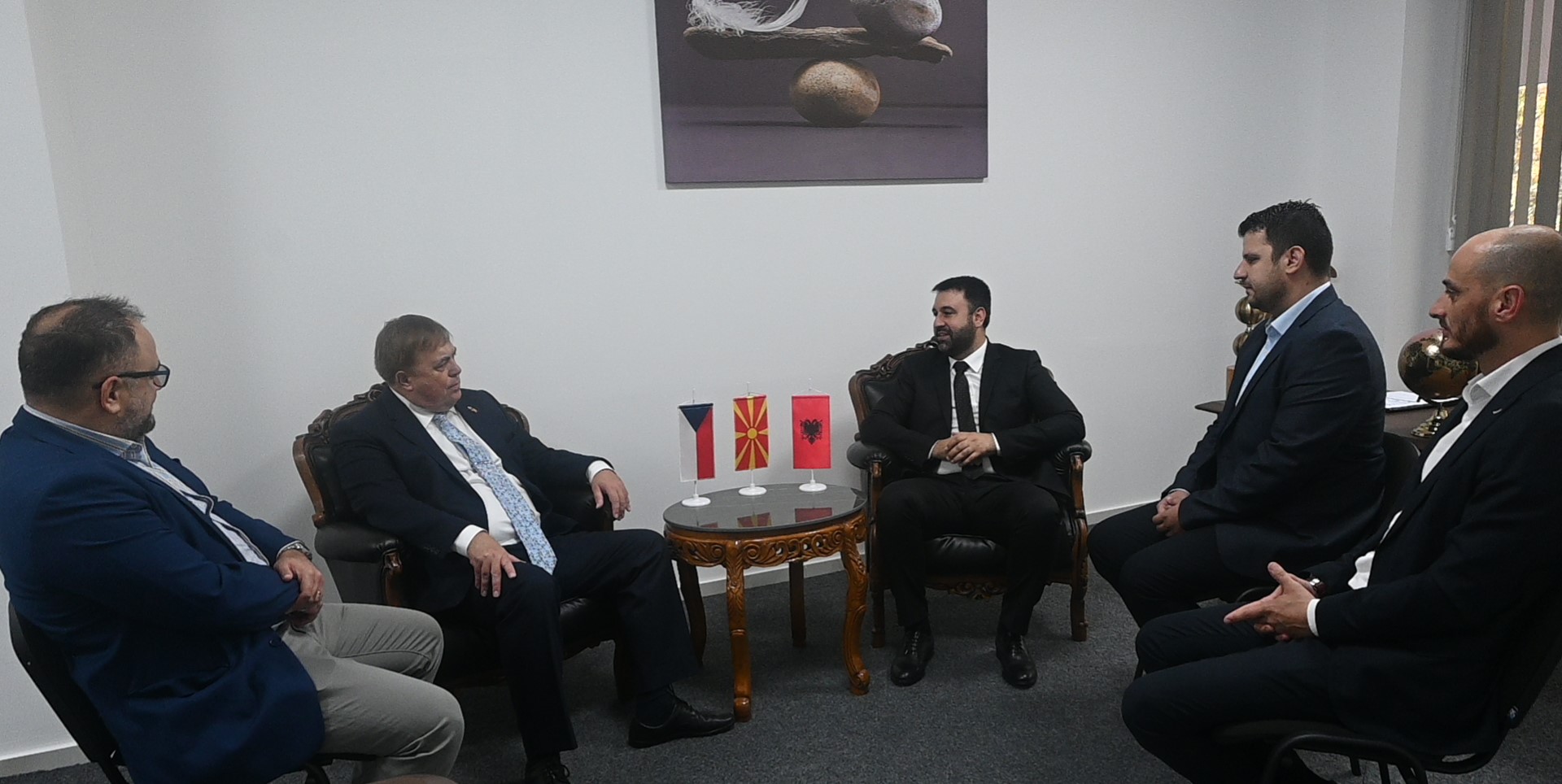 Takim i kryetarit Arjanit Hoxha me ambasadorin e Republikës Çeke, z.Jaroslav Ludva