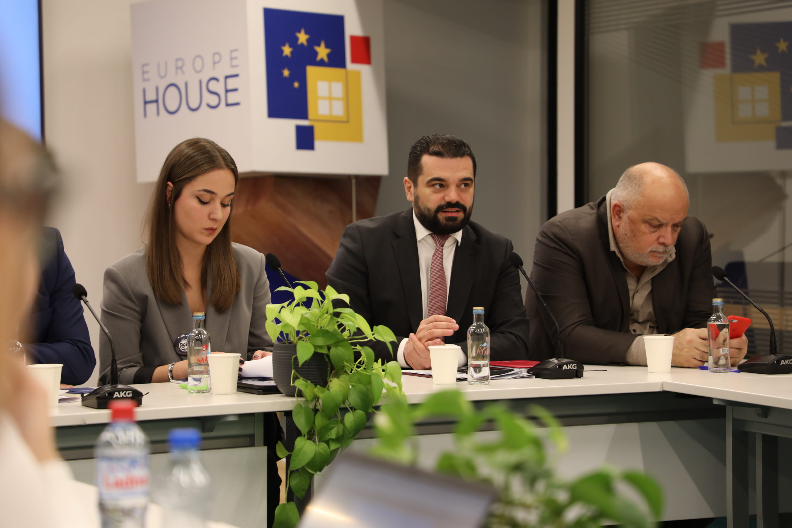 Lloga: Na nevojitet regjistër i diplomave që të mos ketë keqpërdorime dhe korrupsion në arsimin e lartë