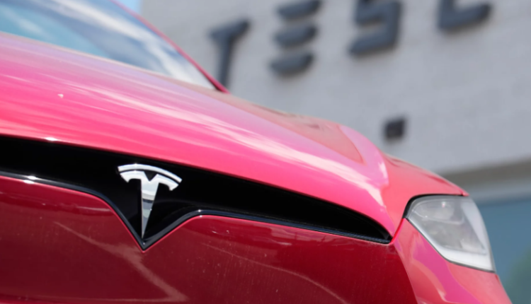 Tesla tërheq mbi dy milionë makina nga tregu amerikan për shkaqe sigurie