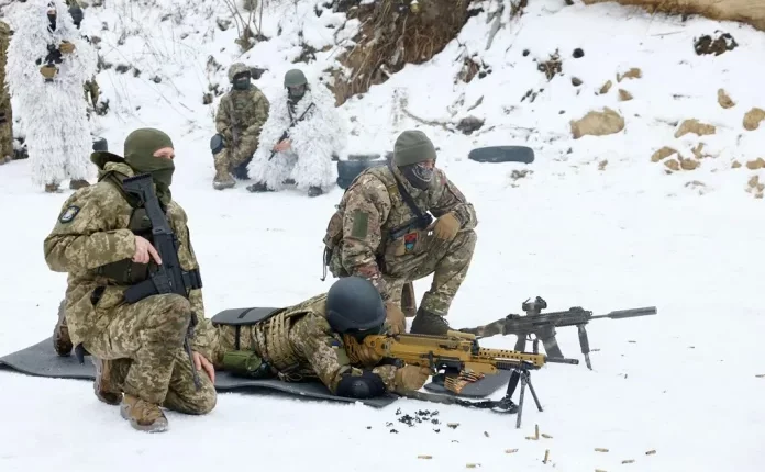 Batalioni siberian i Ukrainës stërvitet në luftimet e dimrit