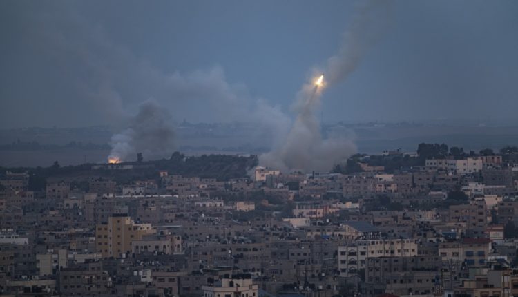 Forcat izraelite bombardojnë pjesën jugore të Rripit të Gazës, ka shumë të vdekur dhe të plagosur
