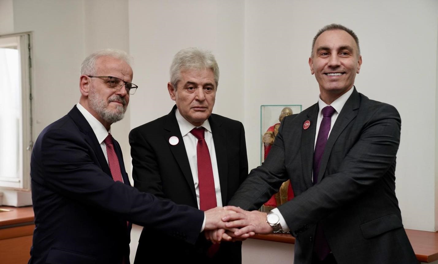 Kryeministri shqiptar/ GRUBI: U tha, u bë! Kryeministri shqiptar/ GRUBI: U tha, u bë!