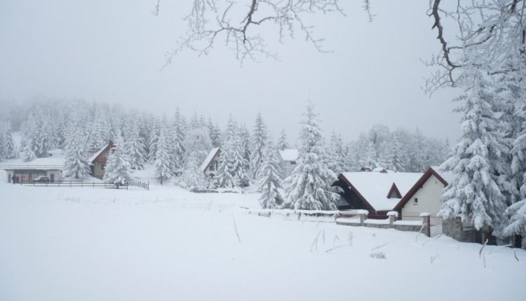 Shpëtohen personat që kishin ngecur në borë në malet e Osogovës