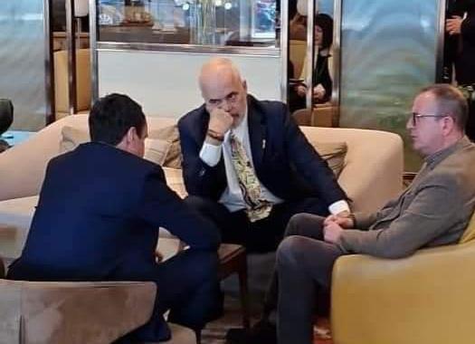 Taravari publikon foto nga takimi me Ramën dhe Kurti, dërgon edhe një mesazh!