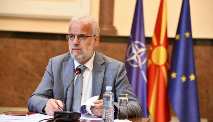 Qeveria teknike dhe kryeministri shqiptar: Seanca parlamentare nis në 11.00!
