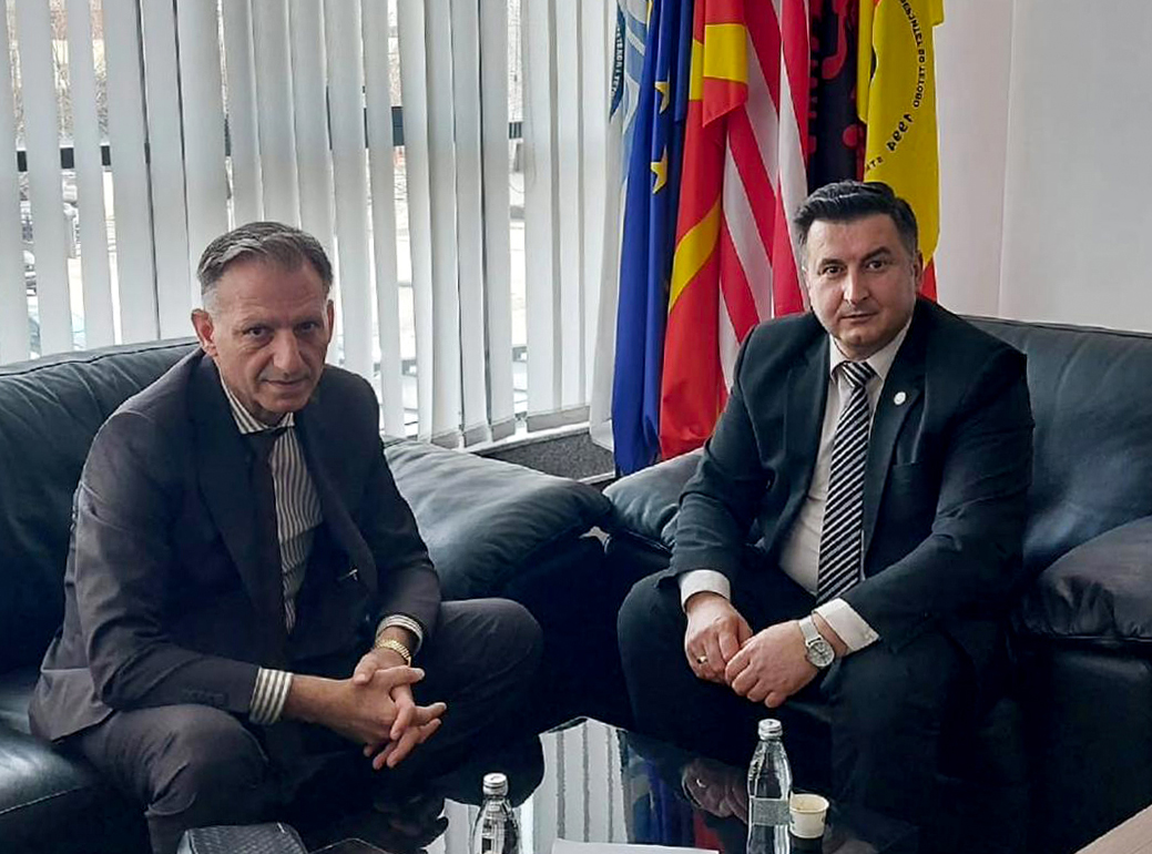 Rektori i Universitetit të Tetovës Prof. Dr. Jusuf Zejneli realizoi takim pune me Ministrin e Shëndetësisë z.Ilir Demiri