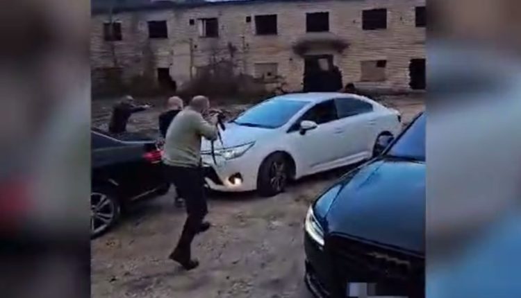 Rrugës për në Maqedoni me 27 kg kanabis në makinë, i riu përfundon pas hekurave