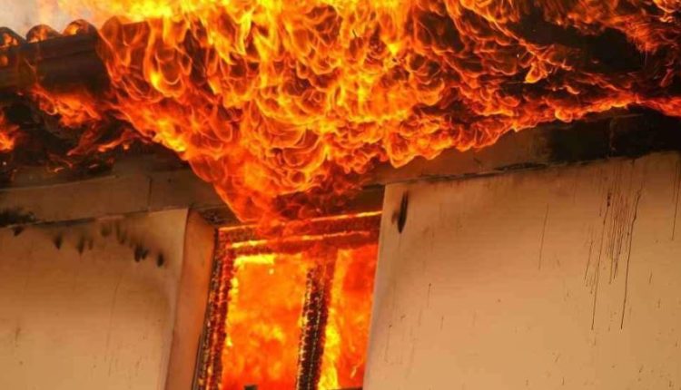 Zjarr në një shtëpi në Çellopek