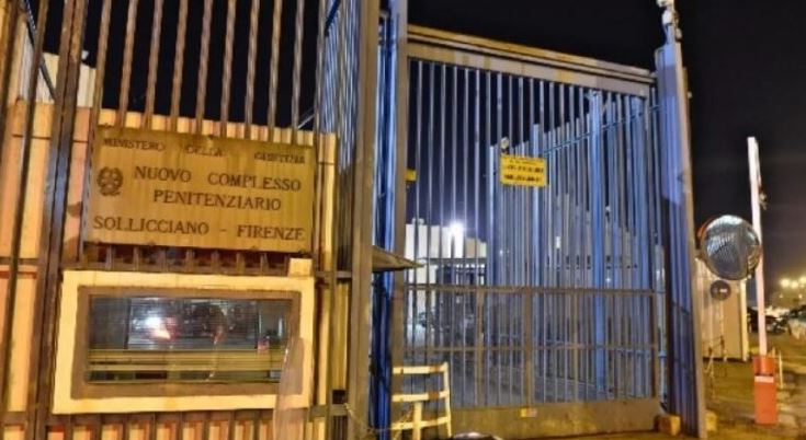 Vaj të nxehtë e bombola gazi, shqiptarët dhe nigerianët përplasen në burgun italian