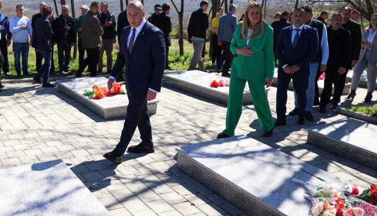 Haradinaj kujton dëshmorët e martirët e Rahovecit: Dëshmuan vullnetin për drejtësi dhe për të jetuar të lirë
