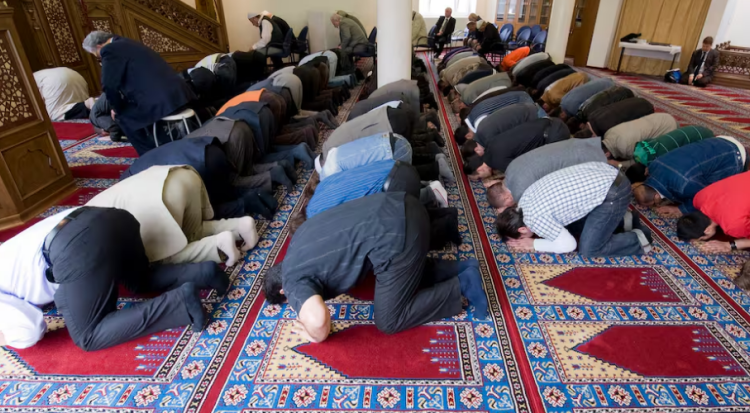 Politikanët zviceranë kërkojnë që predikimi nëpër Xhami të bëhet vetëm në gjuhë zyrtare
