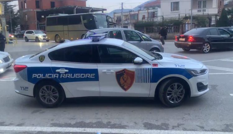 Plagosje me armë zjarri në qytetin e Pogradecit. Detajet e para