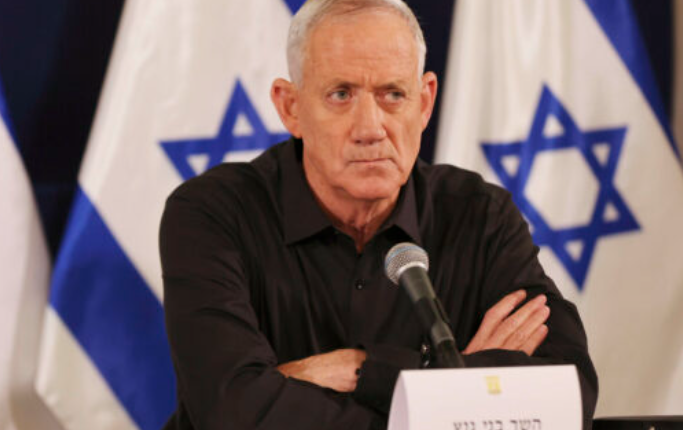 “S’ka përfunduar”, ministri izraelit i kabinetit të luftës thotë se Irani do të paguajë për sulmin